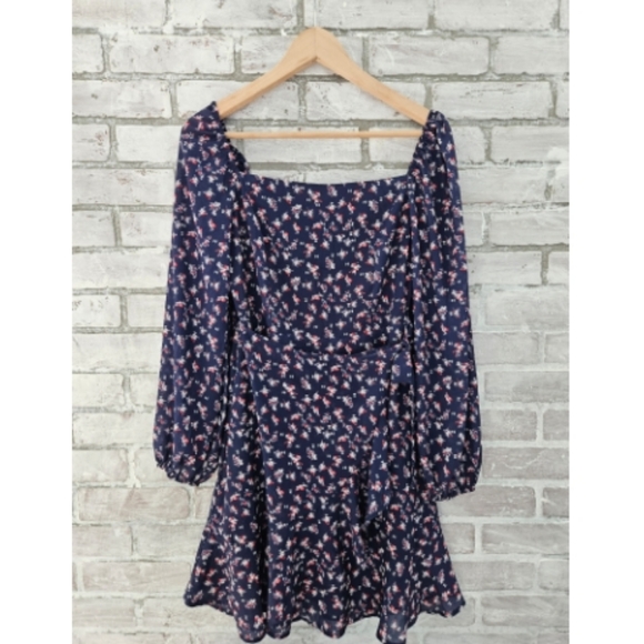 Dresses & Skirts - Boutique Navy Floral Wrap Dress